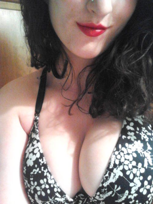 Красивые девушки с большим бюстом