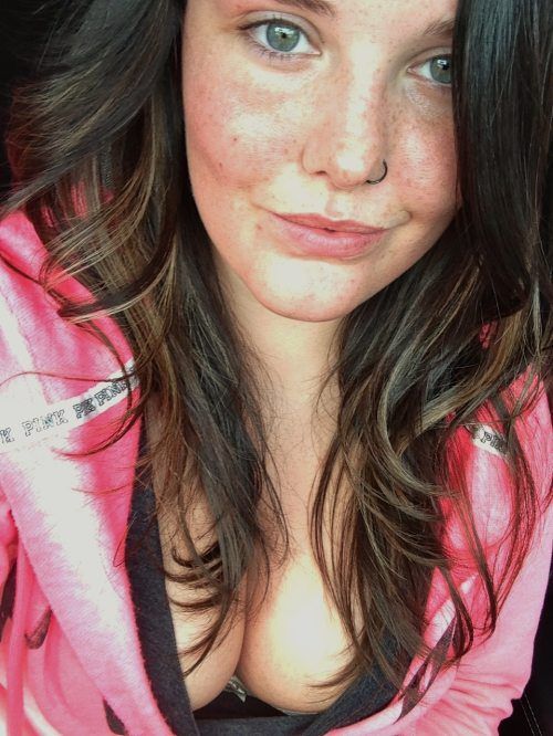 Красивые девушки с большим бюстом