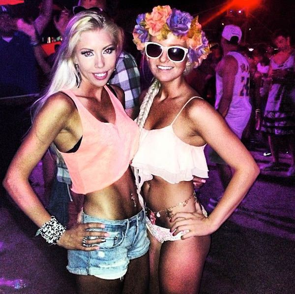 Сексуальные девушки с фестиваля "Coachella 2013"