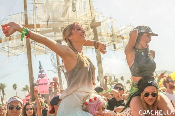 Сексуальные девушки с фестиваля "Coachella 2013"