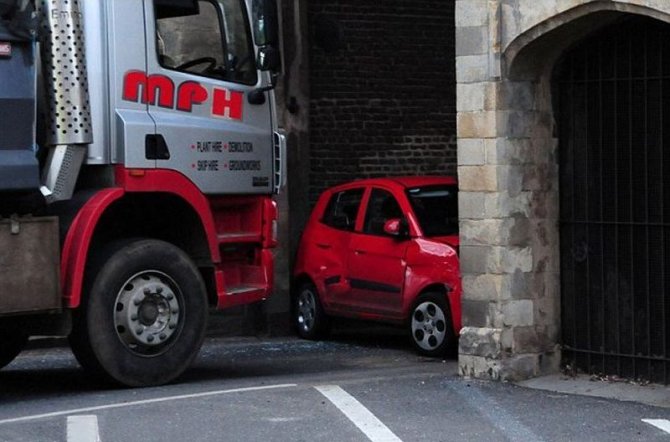 Девушки за рулем