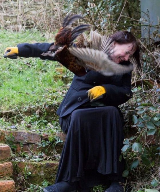 Не все девушки умеют находить общий язык с животными