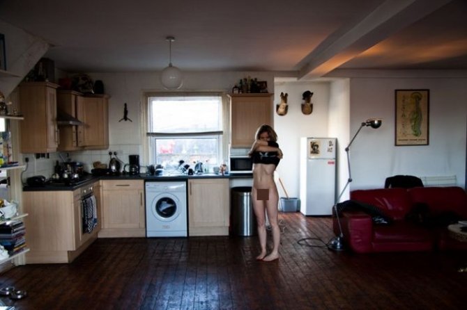 Жизнь стриптизерши в свободное от работы время