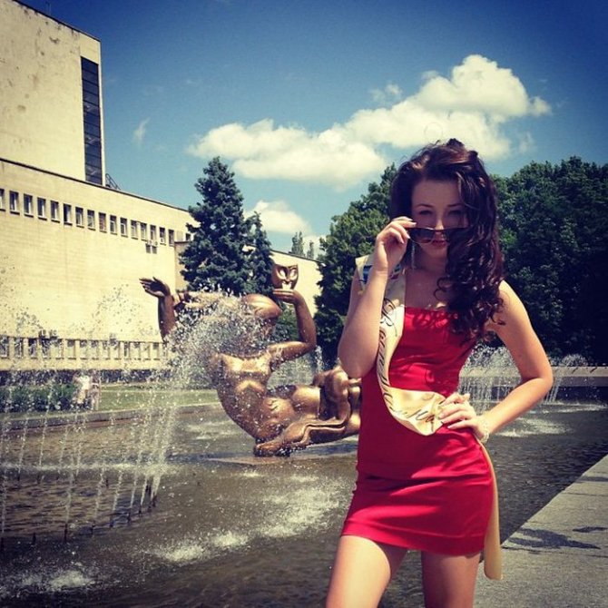 Выпускницы на последнем звонке 2013