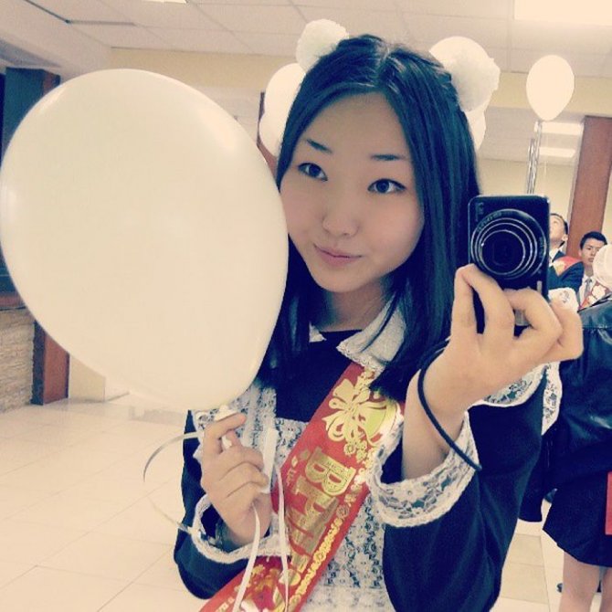 Выпускницы на последнем звонке 2013