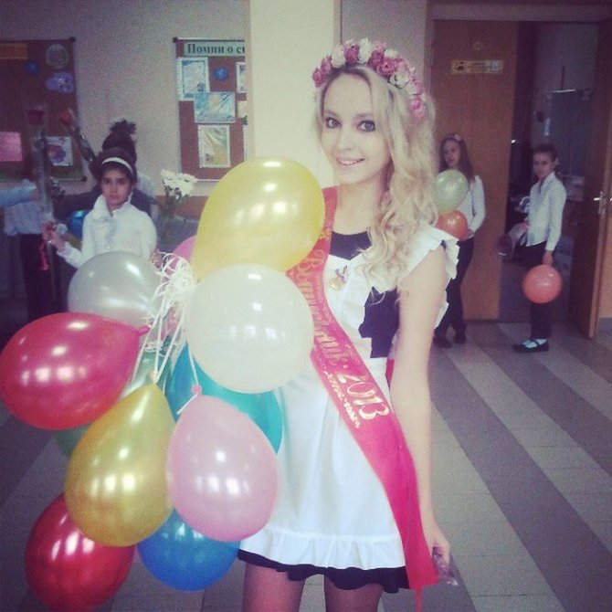 Выпускницы на последнем звонке 2013