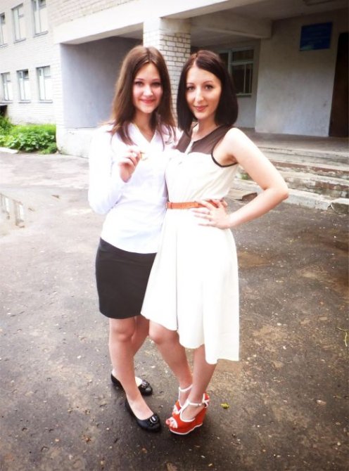 Выпускницы на последнем звонке 2013