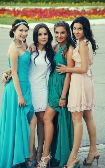 Выпускницы на последнем звонке 2013