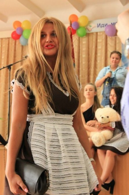 Выпускницы на последнем звонке 2013