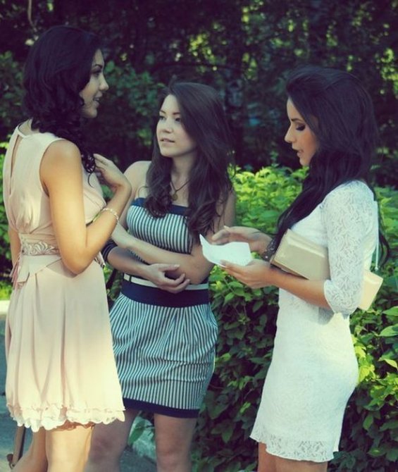 Выпускницы на последнем звонке 2013