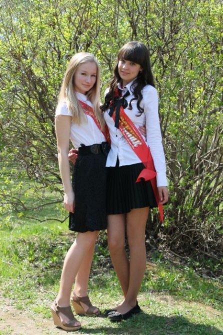 Выпускницы на последнем звонке 2013