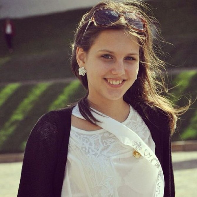 Выпускницы на последнем звонке 2013