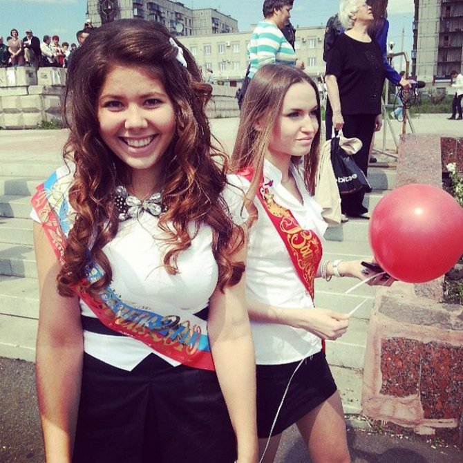 Выпускницы на последнем звонке 2013