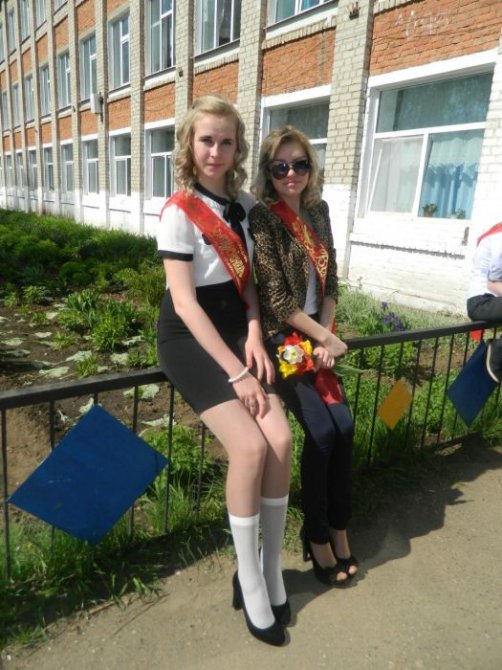 Выпускницы на последнем звонке 2013