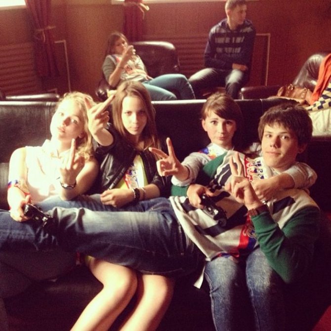 Выпускницы на последнем звонке 2013