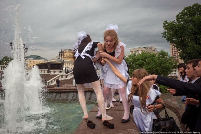 Выпускницы на последнем звонке 2013