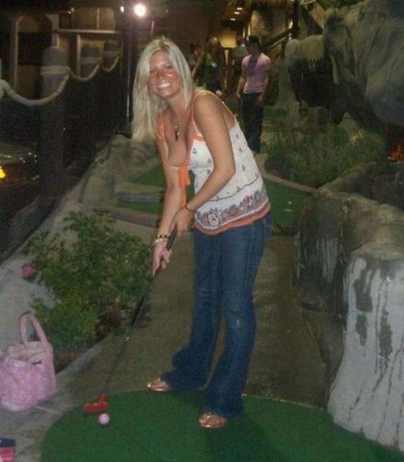 Девушки с шикарным декольте