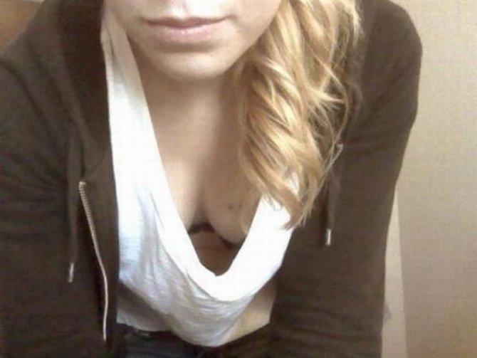 Девушки с шикарным декольте