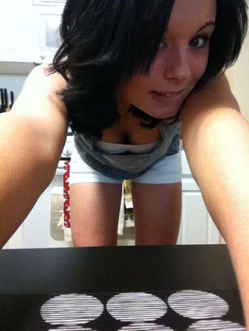 Откровенные фото девушек из соц. сетей