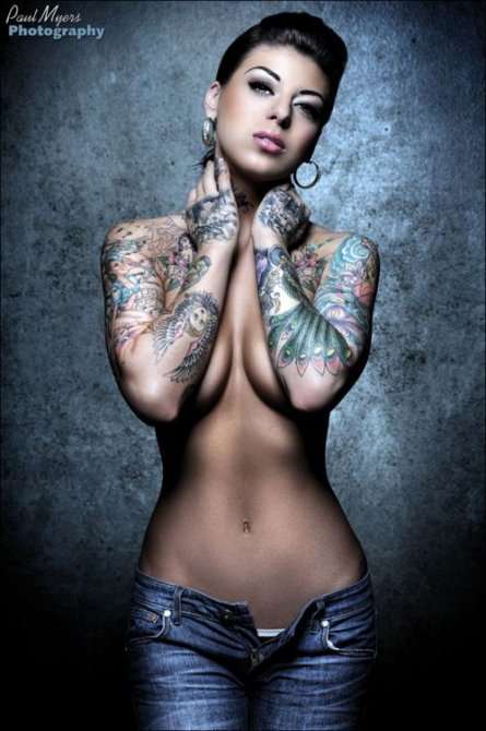 Татуированные девушки