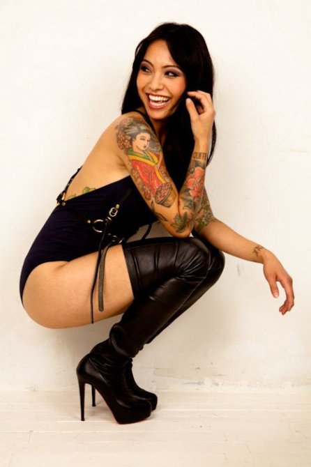 Татуированные девушки