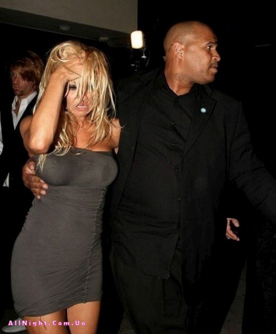 Пьяная Памела Андерсон