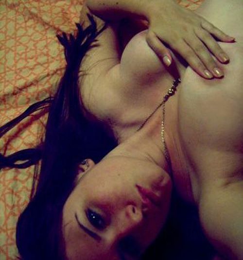 Откровенные частные снимки девушек из соц сетей. Часть 2