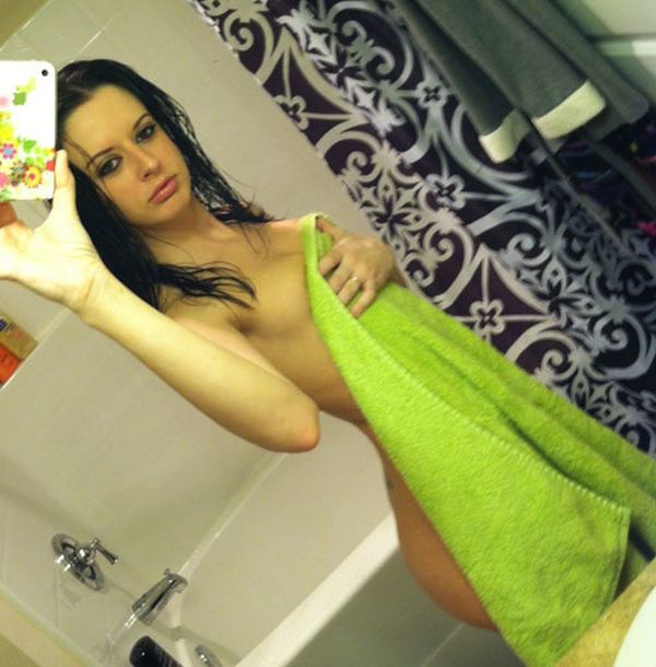 Девушки в полотенцах