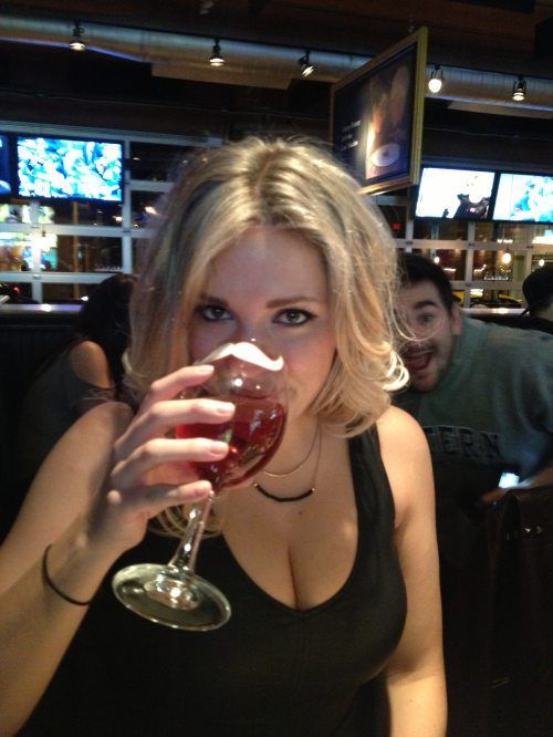 Красивые девушки с большой грудью