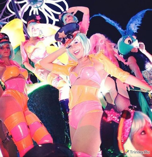 Сексуальные красотки с фестиваля электронной музыки в Лас-Вегасе