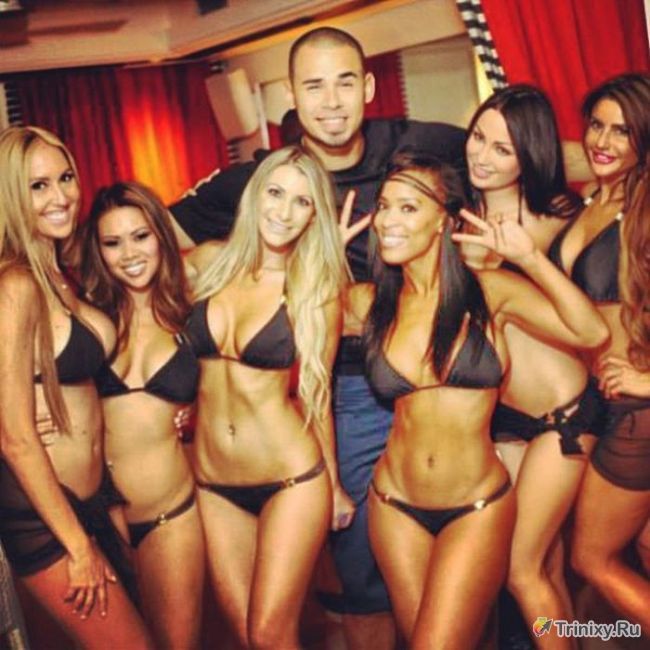Сексуальные красотки с фестиваля электронной музыки в Лас-Вегасе