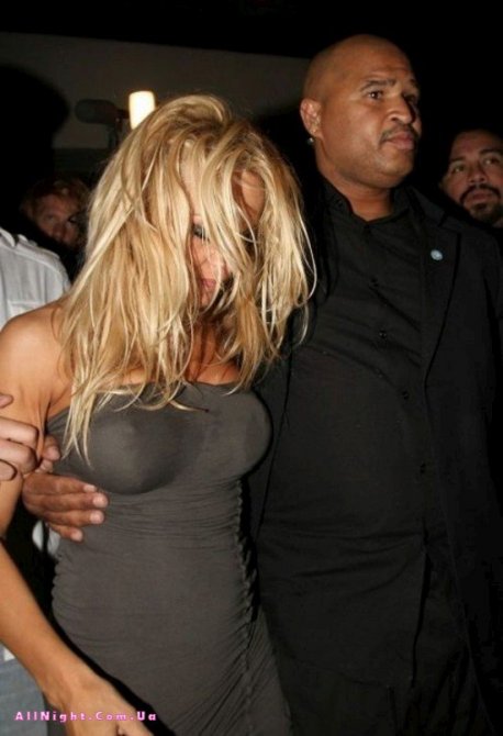 Пьяная Памела Андерсон