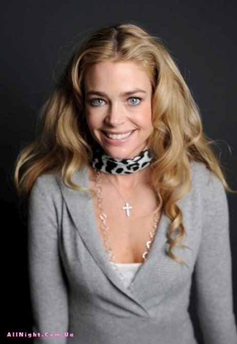 Изменчивая в настроении Denise Richards