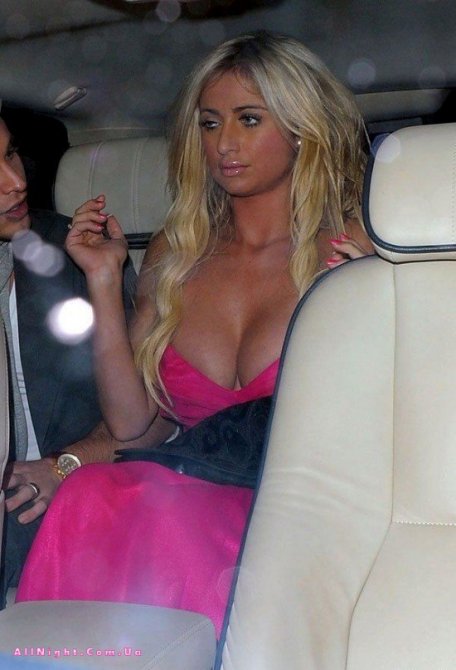 Chantelle Houghton в автомобиле