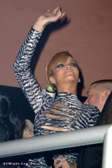 Новое платье Рианны