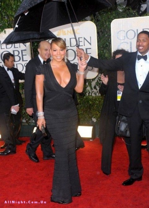 Декольте от Mariah Carey