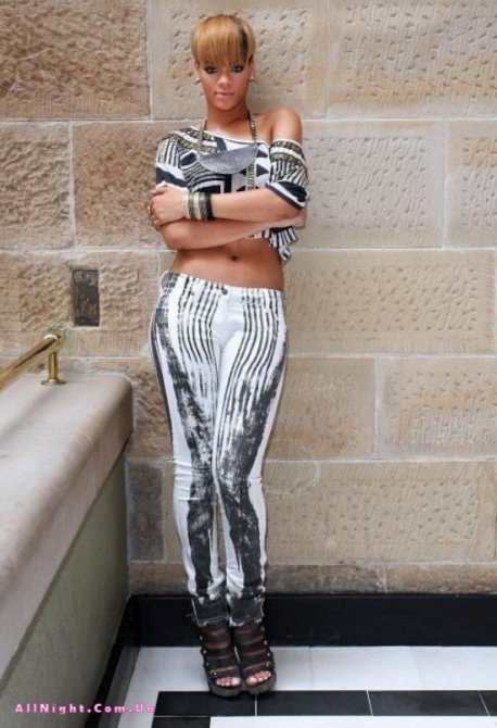 Rihanna в профессиональной сесии