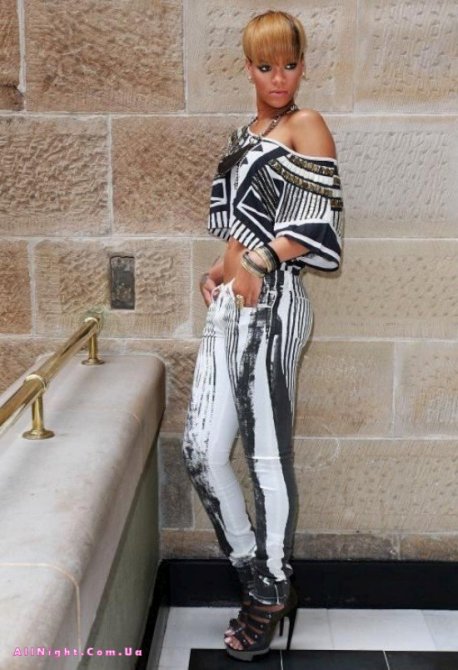 Rihanna в профессиональной сесии