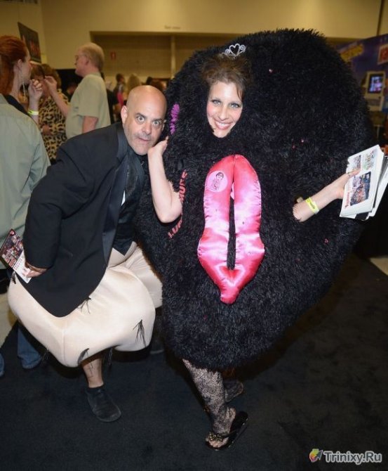 Фестиваль порноиндустрии "Exxxotica 2013"