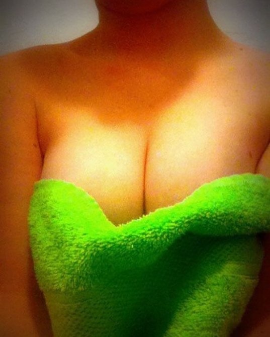 Девушки в полотенцах