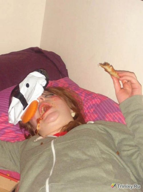 Пьяные девушки отрываются на полную катушку