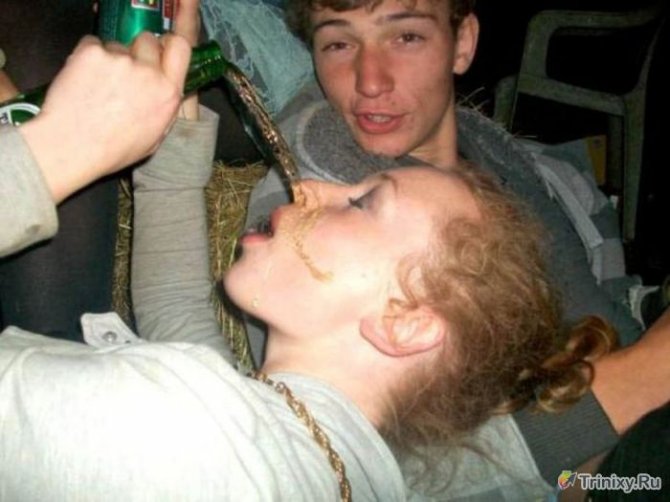 Пьяные девушки отрываются на полную катушку