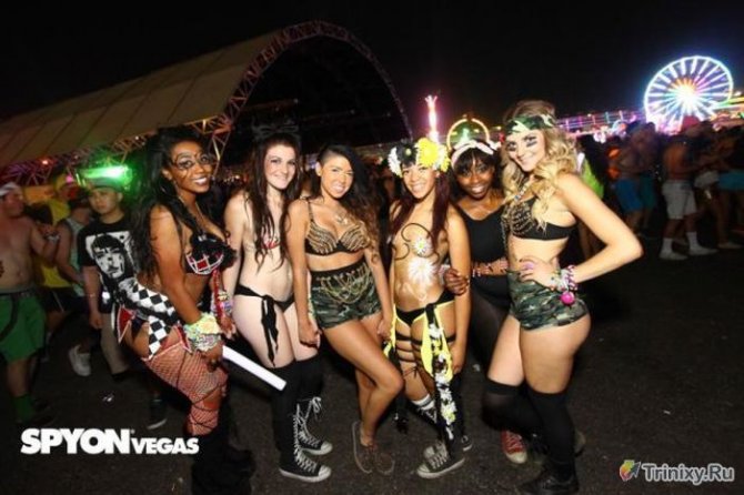 Сексуальные красотки с фестиваля электронной музыки в Лас-Вегасе