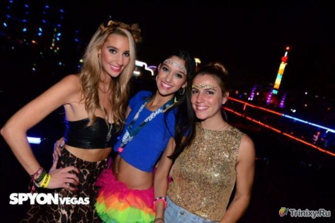 Сексуальные красотки с фестиваля электронной музыки в Лас-Вегасе