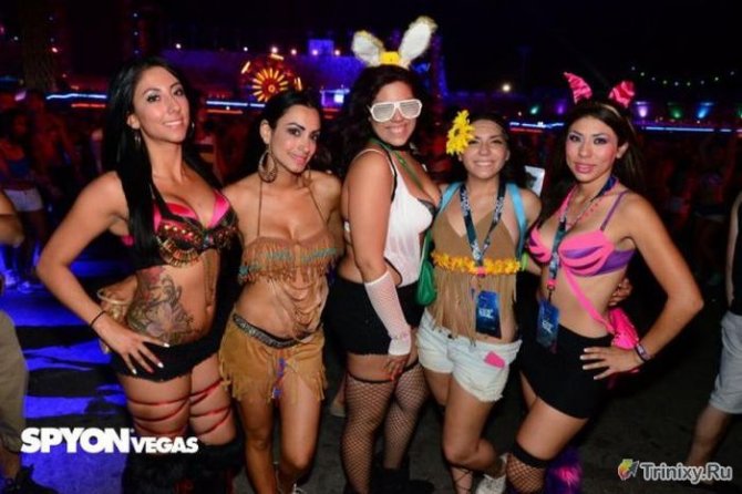 Сексуальные красотки с фестиваля электронной музыки в Лас-Вегасе