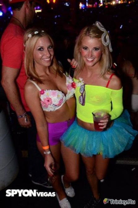 Сексуальные красотки с фестиваля электронной музыки в Лас-Вегасе