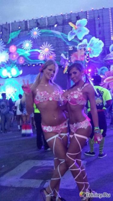Сексуальные красотки с фестиваля электронной музыки в Лас-Вегасе