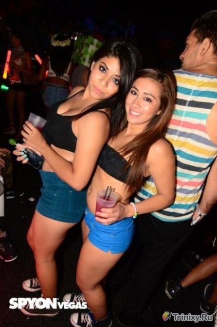 Сексуальные красотки с фестиваля электронной музыки в Лас-Вегасе