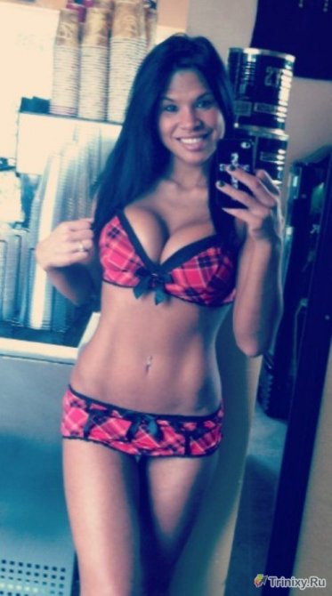 Стройные девушки с большим бюстом