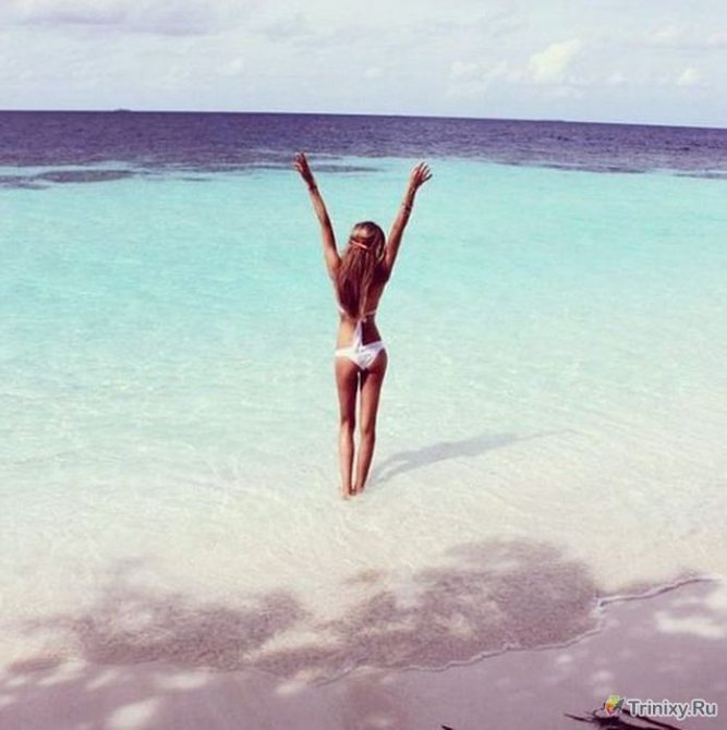 Сексуальные летние девушки в бикини